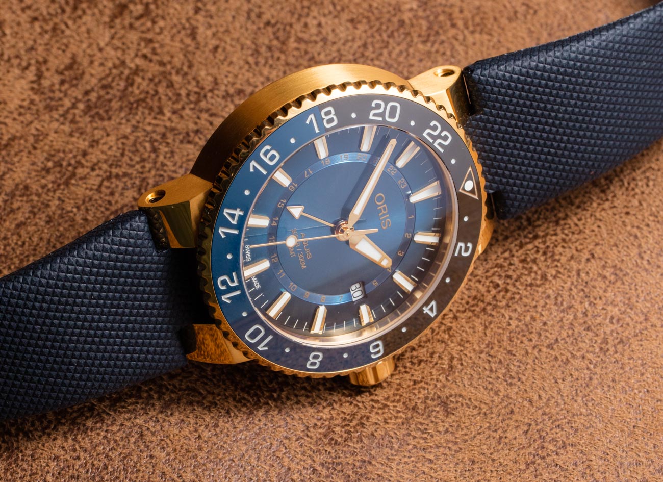 Oris Carysfort Reef Limited-Edition 18k Gold Watch Hands-On Hands-On 