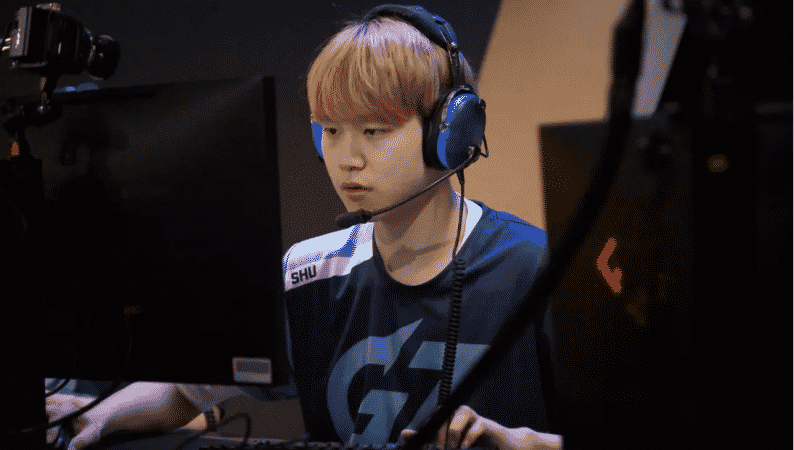 Overwatch League player Jin-seo "Shu" Kim plays seriously at his PC