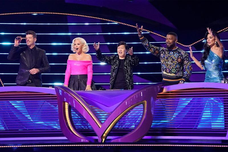 Masked Singer panelists (from left) Robin Thicke, Jenny McCarthy, Ken Jeong, guest judge Jamie Foxx and Nicole Scherzinger. | Greg Gayne/FOX