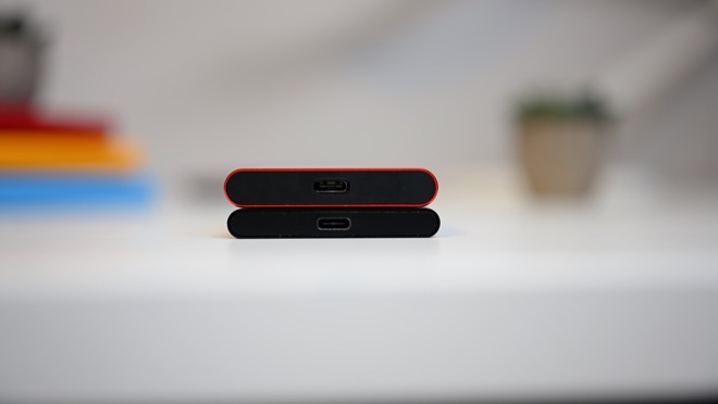 The Samsung T5 (top) compared to the Samsung T7 Touch (bottom)