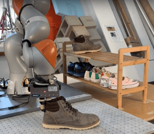 robot precision picking up shoe