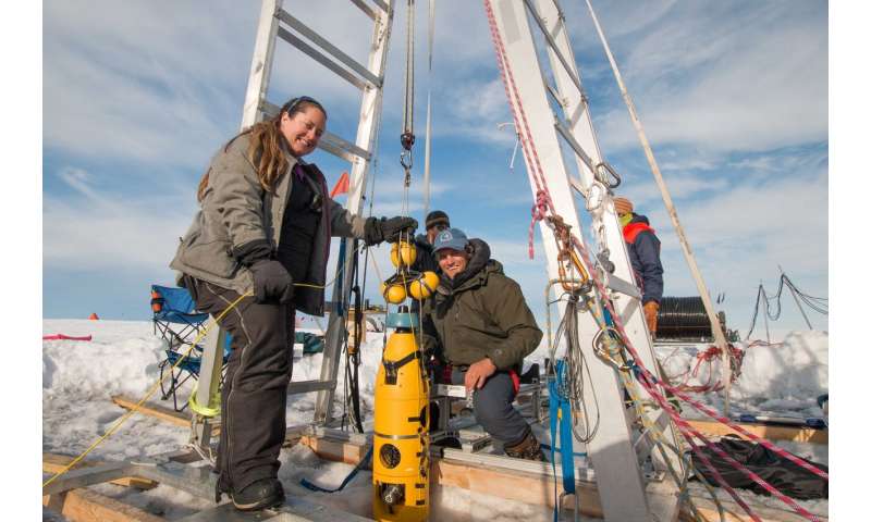 Robotic submarine snaps first-ever images at foundation of notorious Antarctic glacier